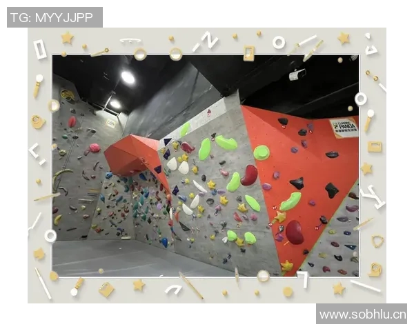 成都攀岩队的防反策略解析与攀岩热点探讨 成都攀岩队的防反策略解析与攀岩热点探讨